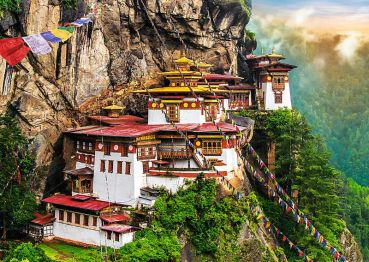 Пазл Trefl "Тигровое гнездо, Бутан" 2000 деталей